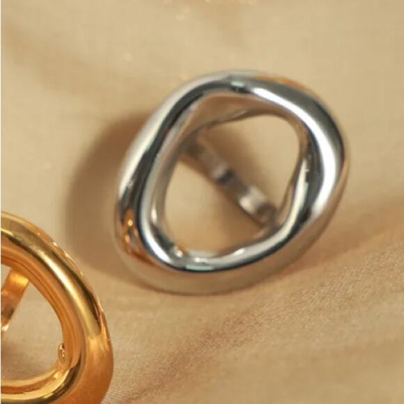 Stainless Steel Hollow Out Silver Ring - Picture 3 of 3